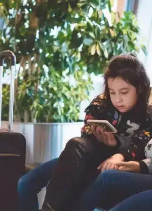 Dubai Airport Transit Meet & Assist with Lounge for Mother & Child