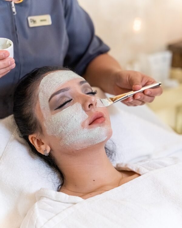 3 hours Lounge access with Spa treatments - Image 3